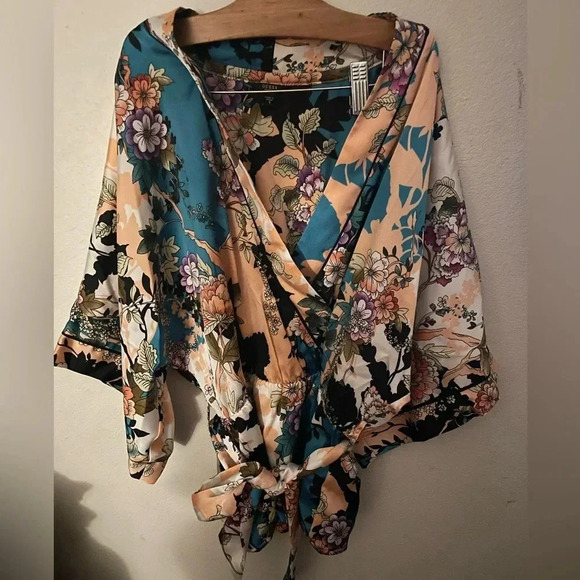 GUESS Shakira Floral Print Kimono Top Size Small Turquoise Pink - Picture 3 of 5
